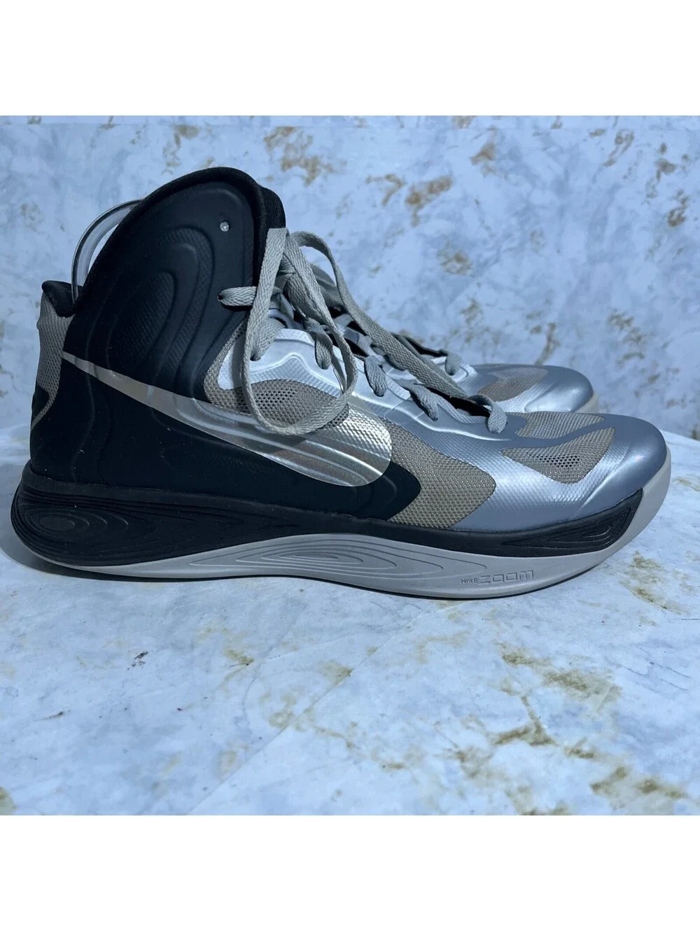 Nike Hyperfuse 2012 Mens Size 11.5 Basketball Shoes Gray Black Athletic Sneakers